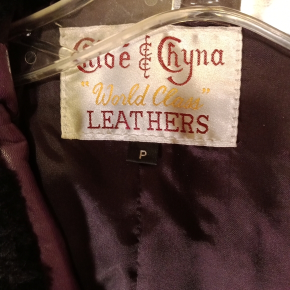 Women's Vintage Leather Jacket - Picture 3 of 3